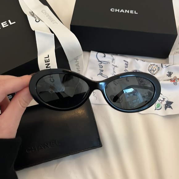 NEW CHANEL Oval Sunglasses - Picture 6 of 9